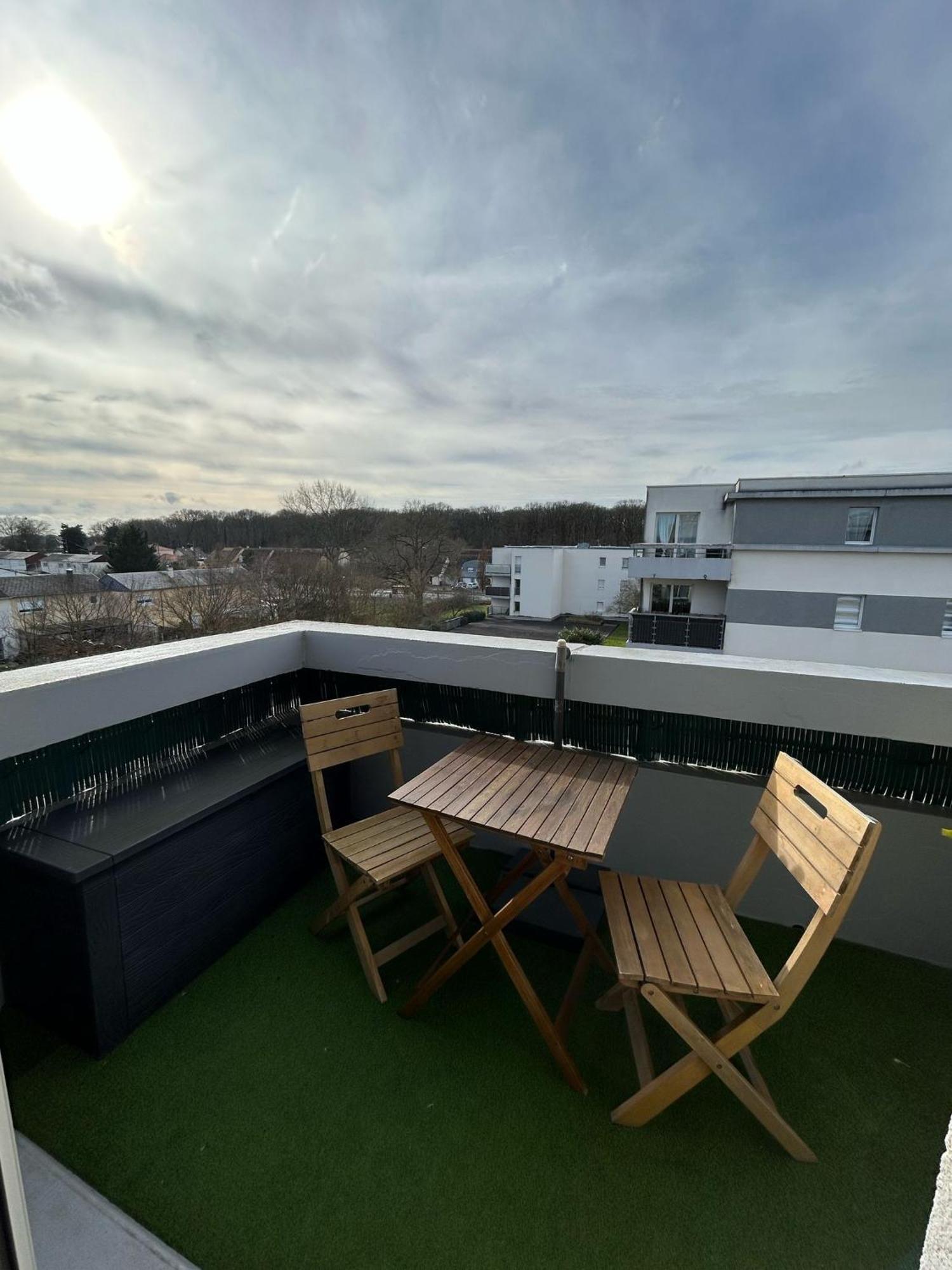 Appartement T3 Proche Circuit Du Mans Allonnes  Exterior foto